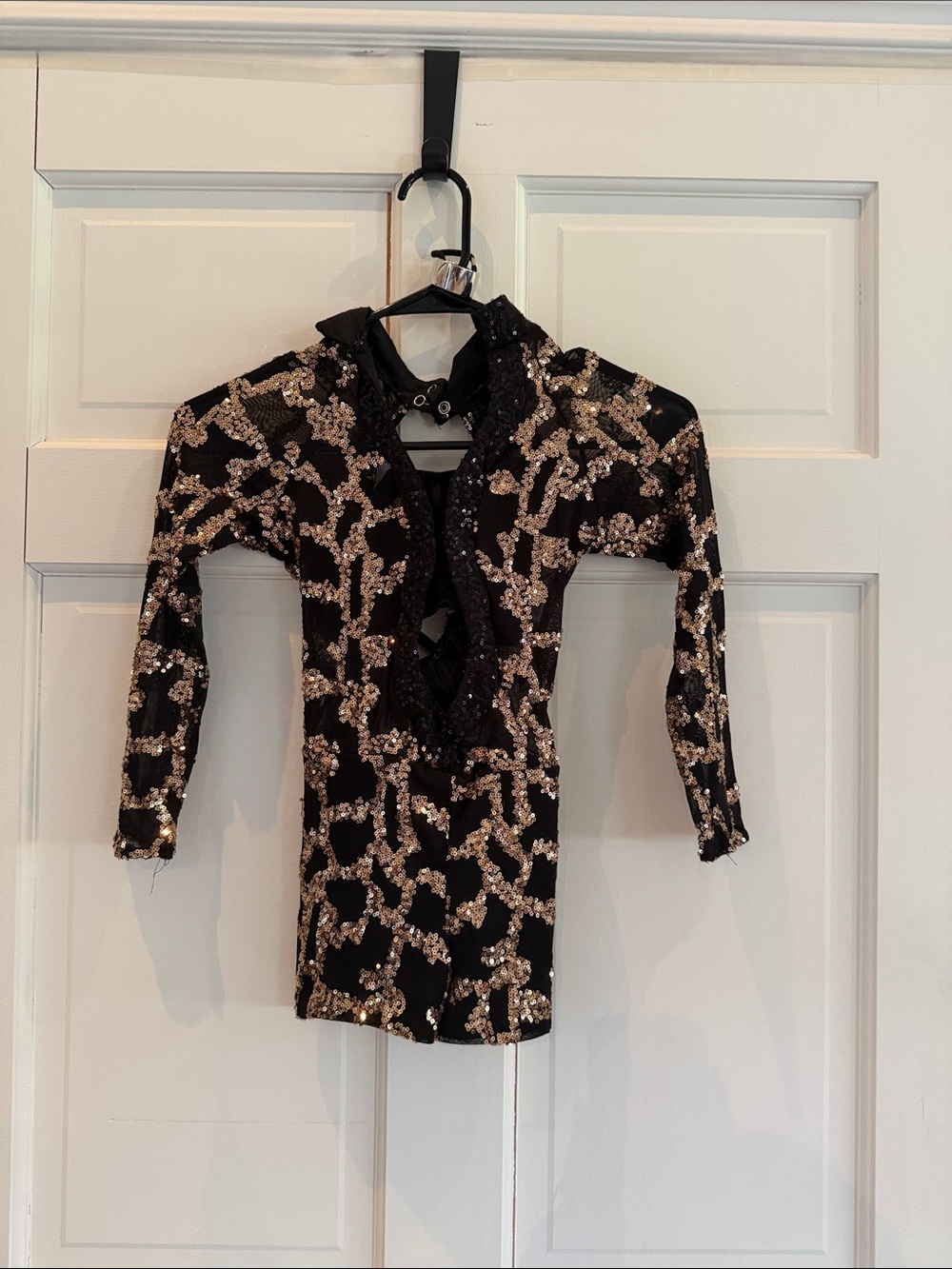 Costume: Kids Black and Gold Sequin Dance costume